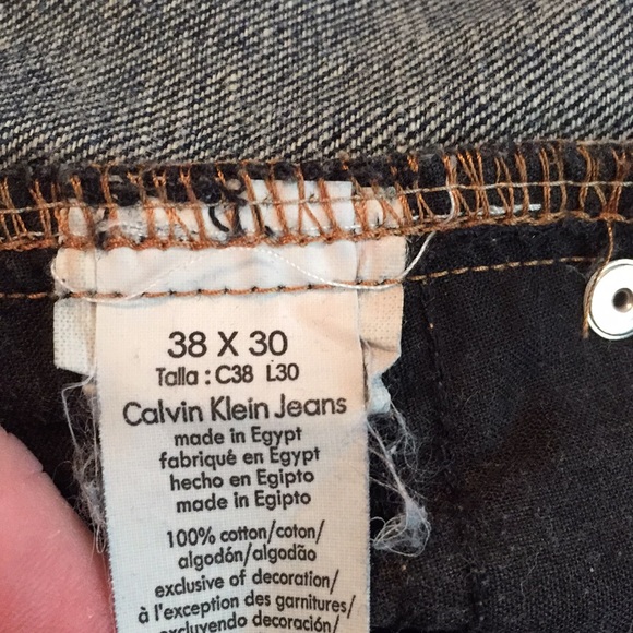 Gorgeous Dark-Wash Calvin Klein 38 waist Jeans - Picture 6 of 6